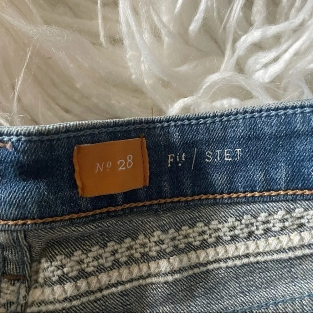 Anthro Pilcro stet embroidered denim jean short 28 - Picture 2 of 8
